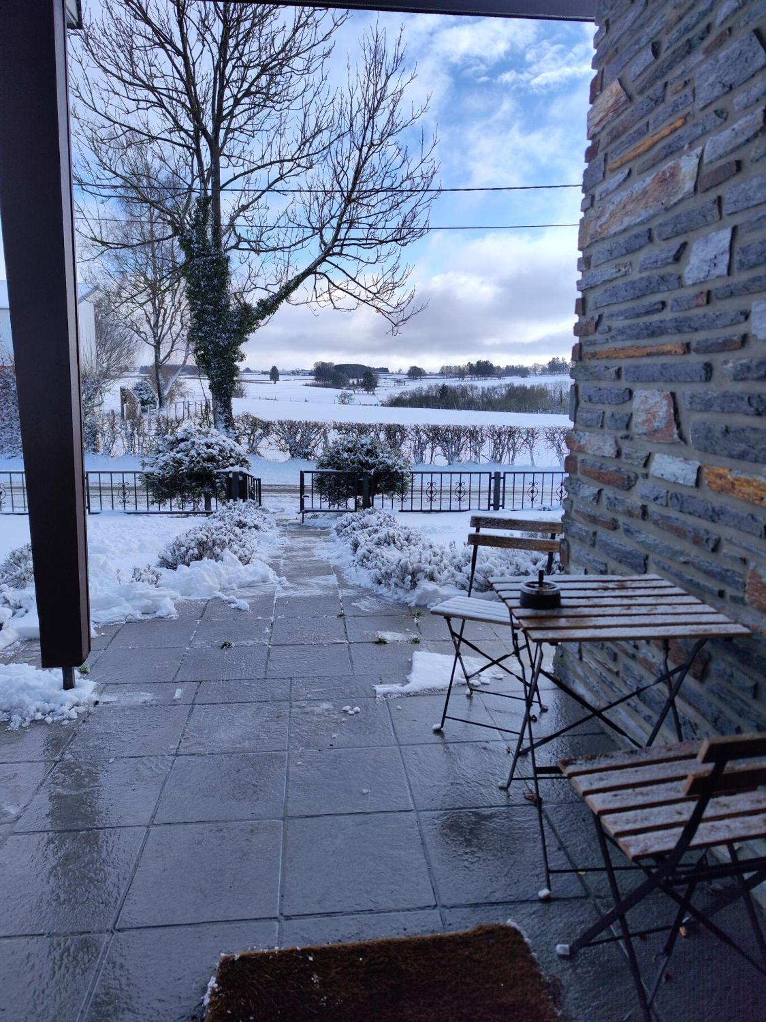 Lanonweye Hotel Вем Екстериор снимка